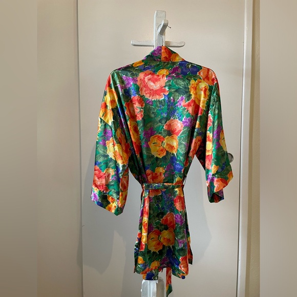 Vintage Victoria's Secret Silk Robe Size Medium - Picture 2 of 9